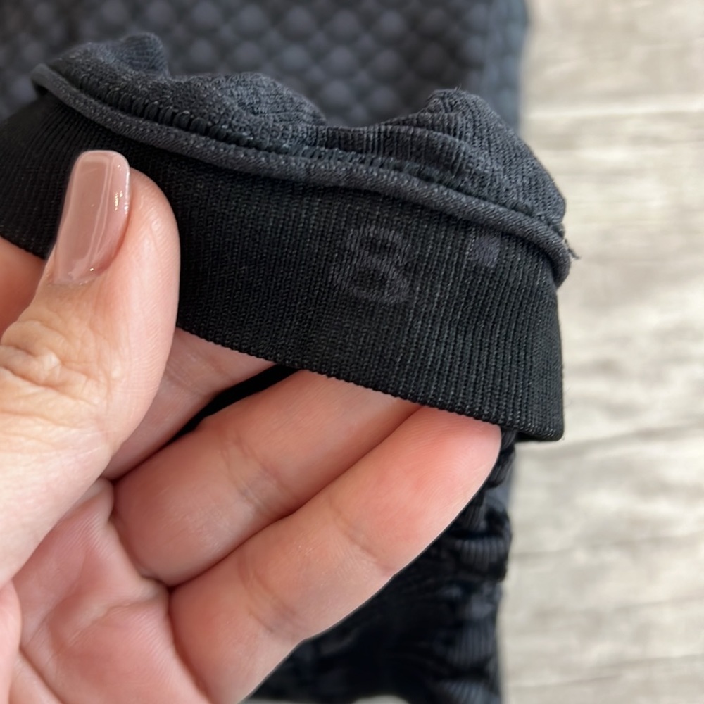 Like New Lululemon Cropped Leggings - Picture 9 of 12